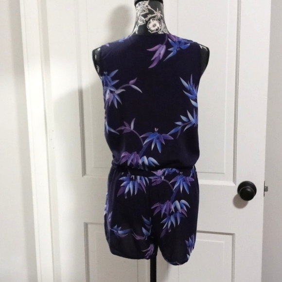 🆕️ 💜HTF Rails💜 - Riley Navy/Purple Wisteria Print Romper - Picture 2 of 14